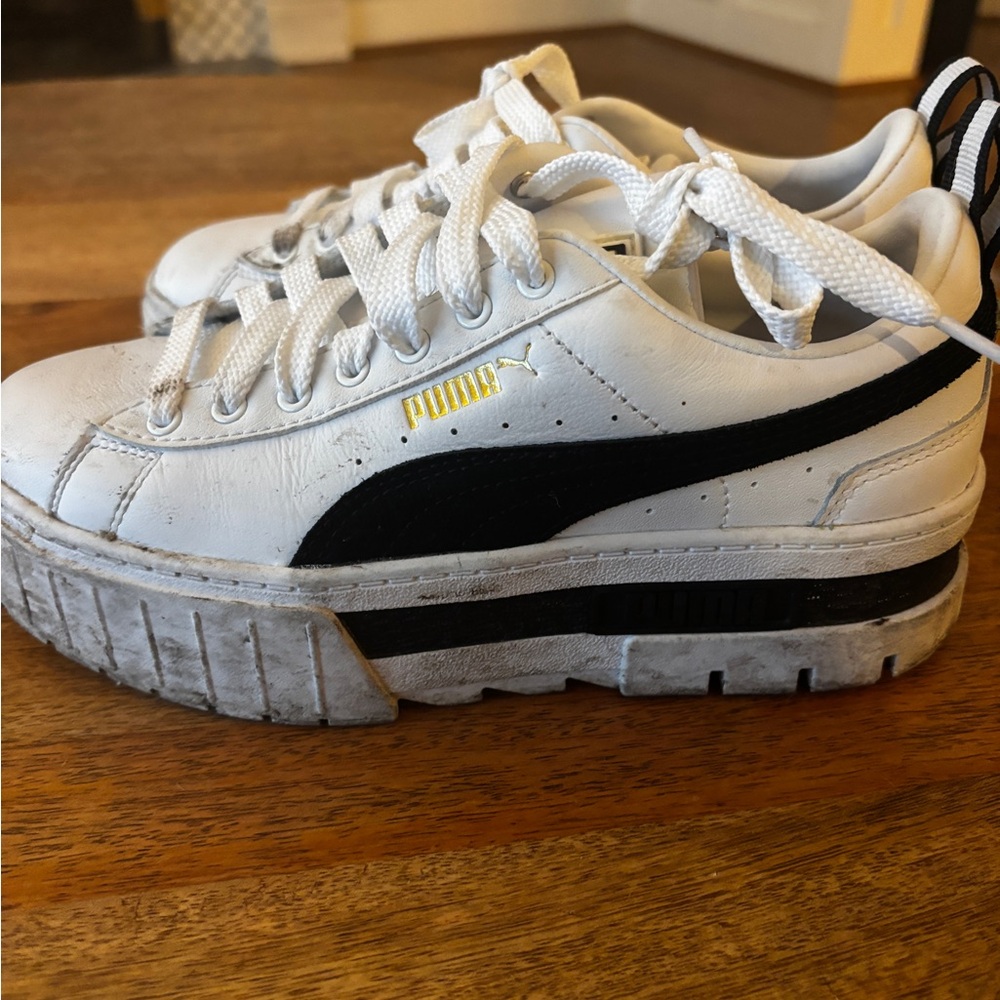 Platform puma black and white, size 6 women’s